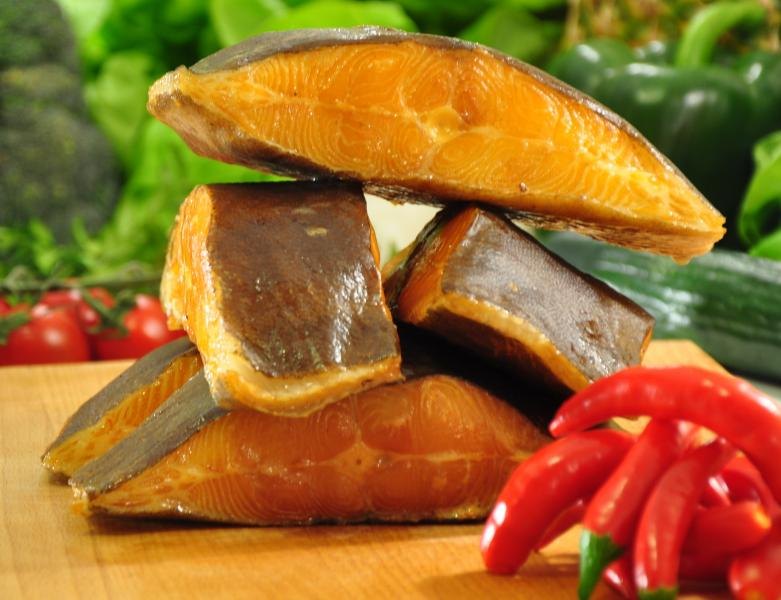 Halibut wędzony na desce
